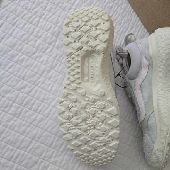 Vans Ultrarange Neo Vr3 Women size 11 Light Yellow Multi Vr3Cush 102025 - Picture 7 of 11